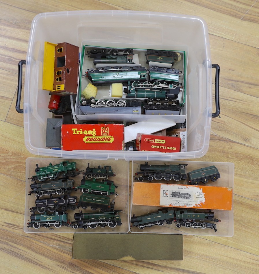 Kit built 00 gauge locomotives and tenders, others including Graham Farish, Triang, rolling stock etc.